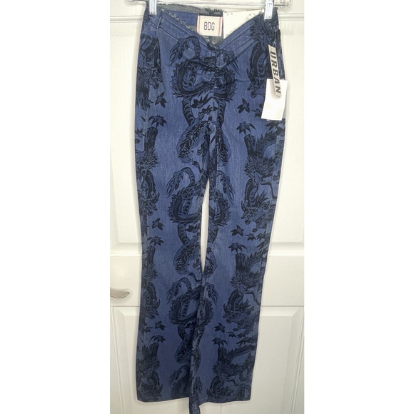 BDG Denim - NWT BDG Urban Outfitter Women's Ruched Dipped V Flare Jeans Sz 24 Dragon Floral
